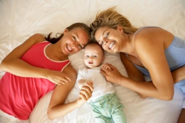 la-reproduccion-asistida-permite-que-mujeres-solteras-lesbianas-o-parejas-ensambladas-puedan-tener-hijos